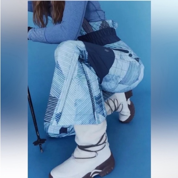 NWOT Free People Movement Printed All Prepped Bib Overalls - Picture 2 of 4